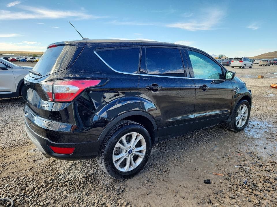 2017 FORD ESCAPE SE 3