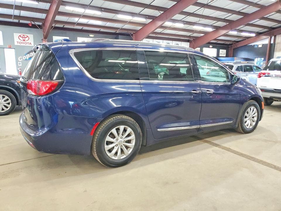 2019 CHRYSLER PACIFICA TOURING L 3