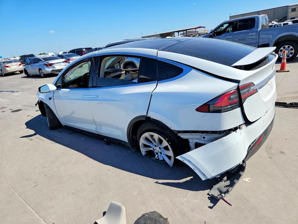 2018 TESLA MODEL X 2