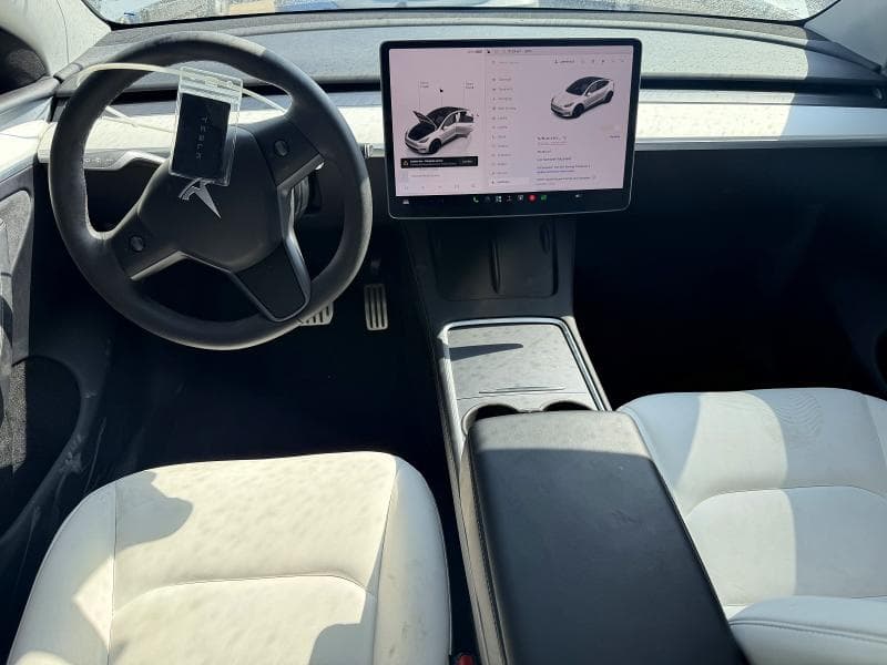 2024 TESLA MODEL Y 8