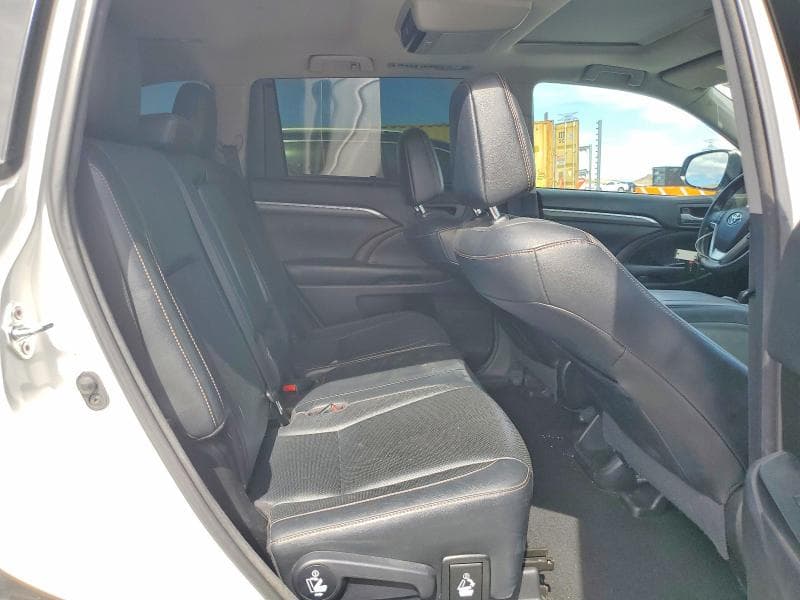 2017 TOYOTA HIGHLANDER LIMITED 11