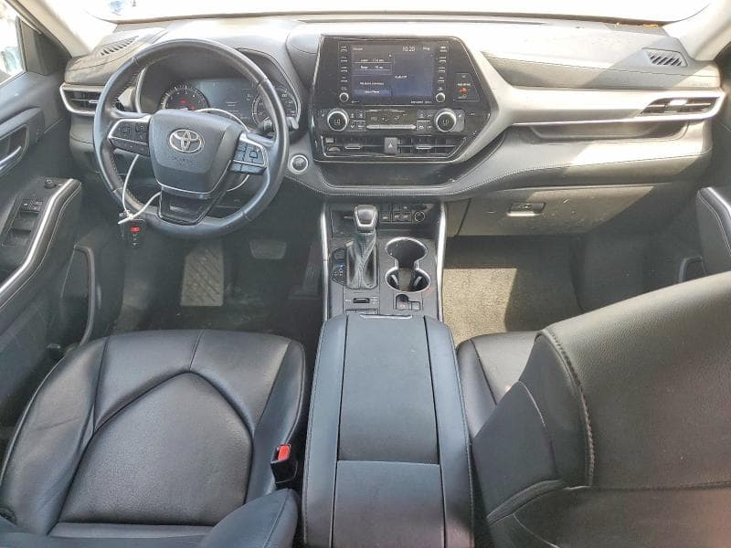 2021 TOYOTA HIGHLANDER XLE 8