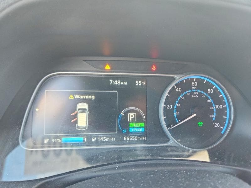 2022 NISSAN LEAF S 9