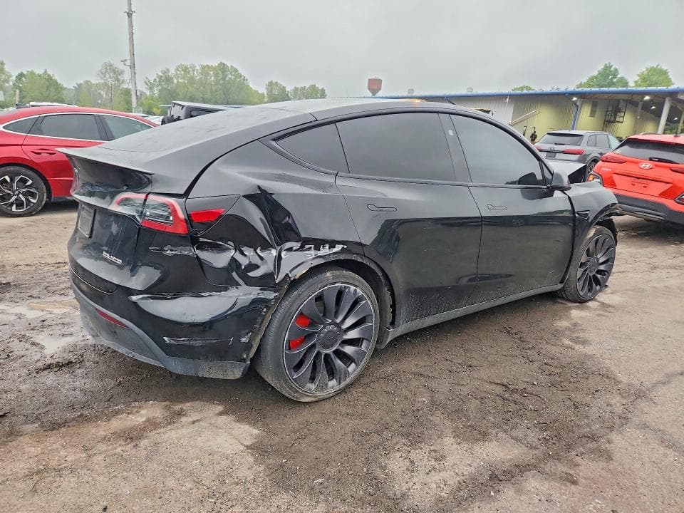 2025 TESLA MODEL Y 3