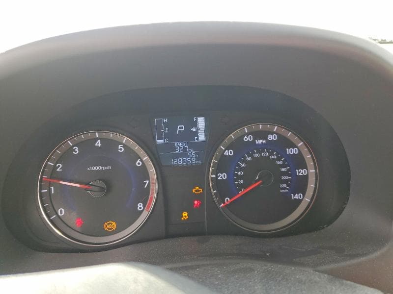 2017 HYUNDAI ACCENT SE 9