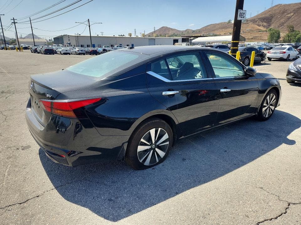 2022 NISSAN ALTIMA SV 3