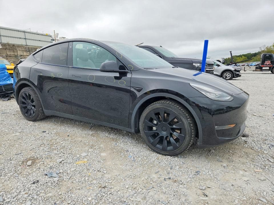 2021 TESLA MODEL Y 4
