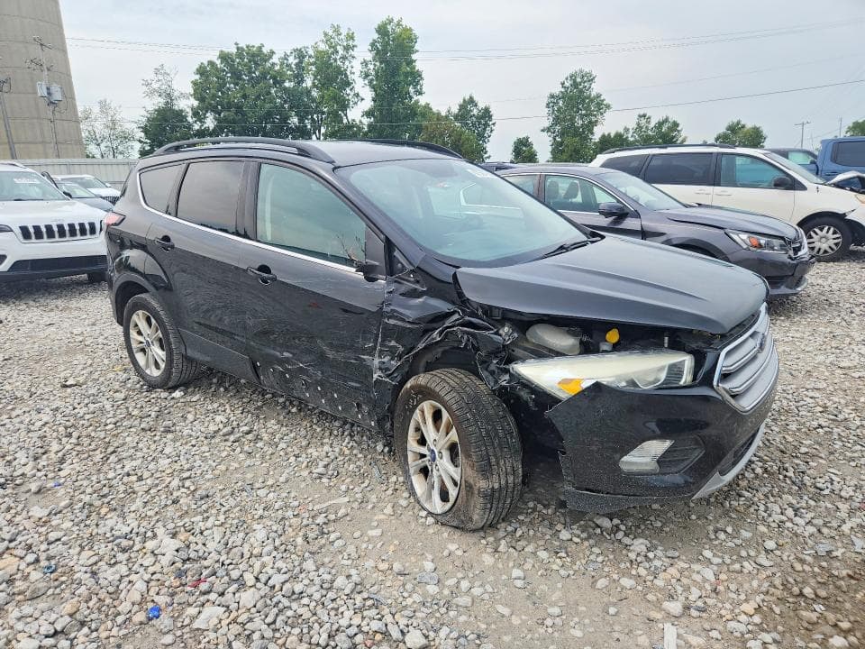 2017 FORD ESCAPE SE 4