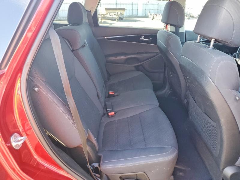 2017 KIA SORENTO LX V6 11