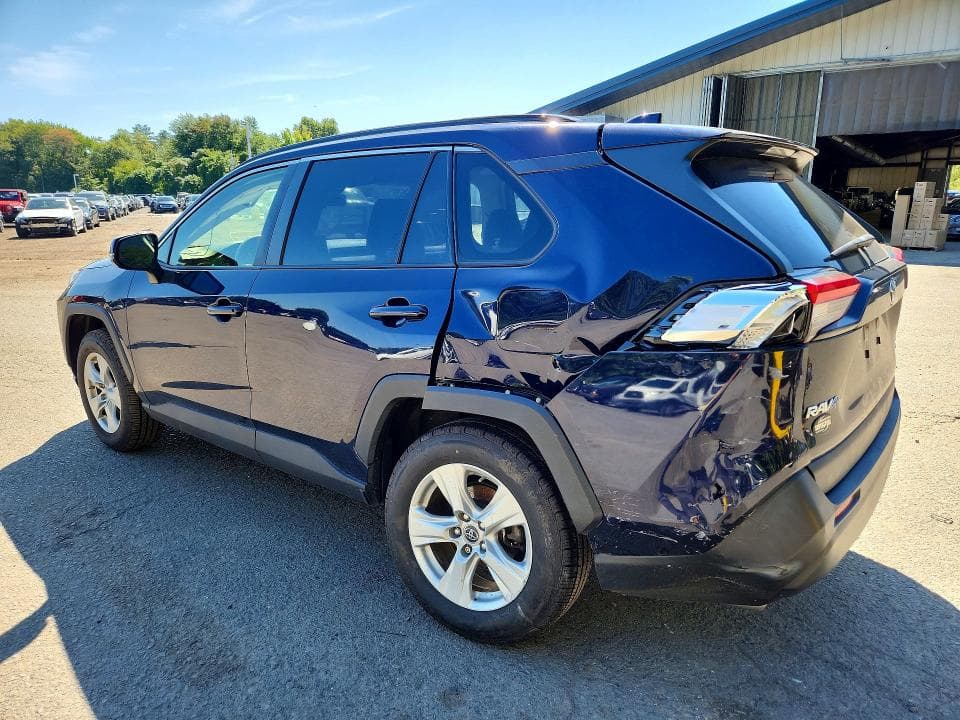 2019 TOYOTA RAV4 XLE 2