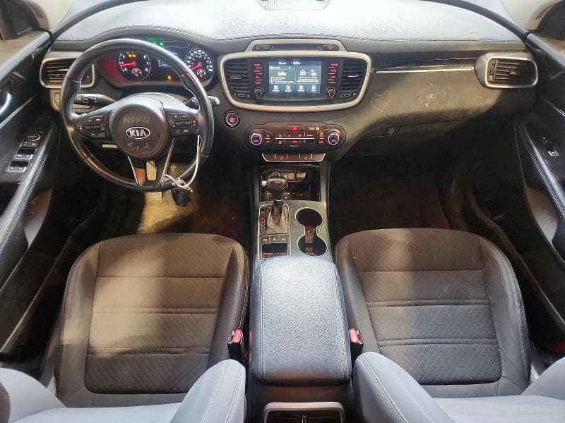 2017 KIA SORENTO LX 8