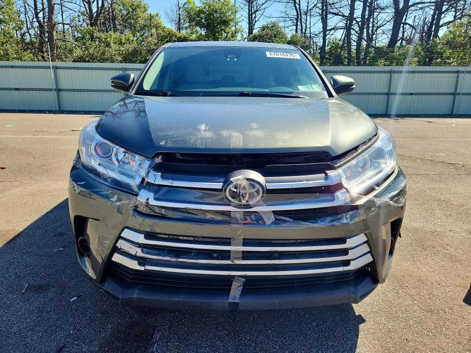 2017 TOYOTA HIGHLANDER LE 5