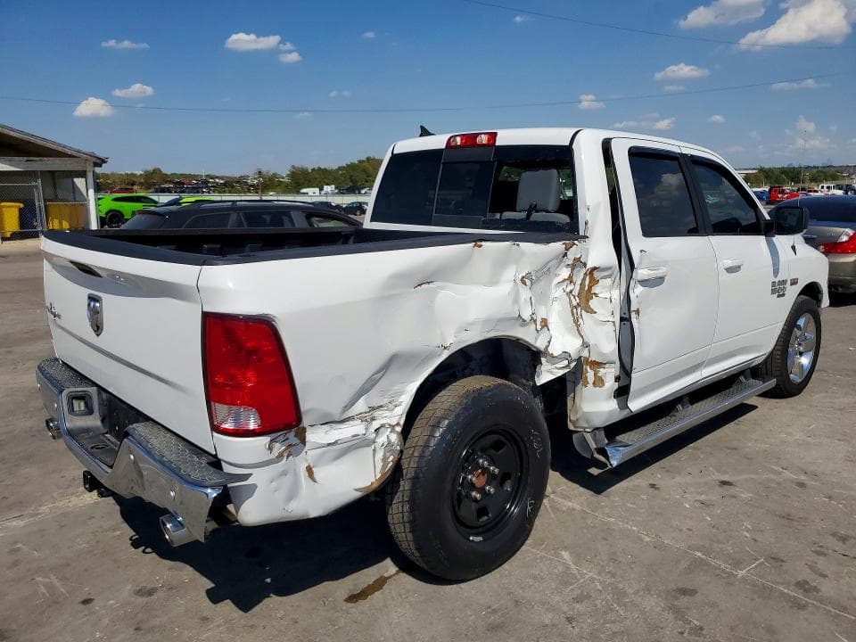 2019 RAM 1500 CLASSIC SLT 3