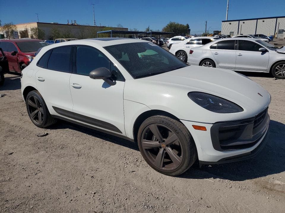 2024 PORSCHE MACAN BASE 4