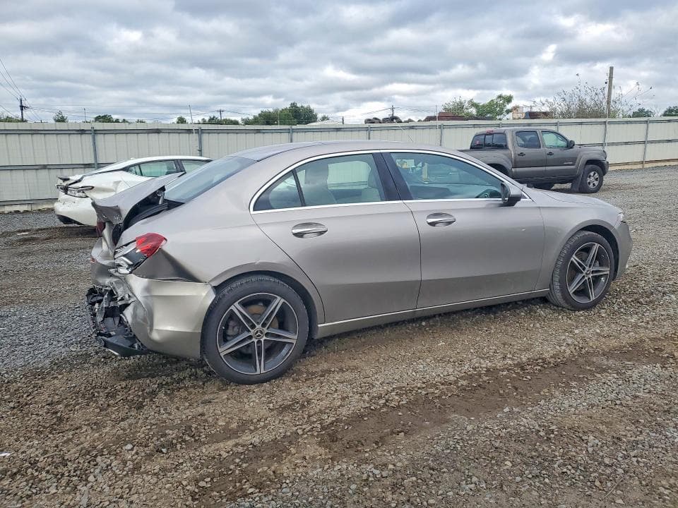 2019 MERCEDES-BENZ A 220 4MATIC 3