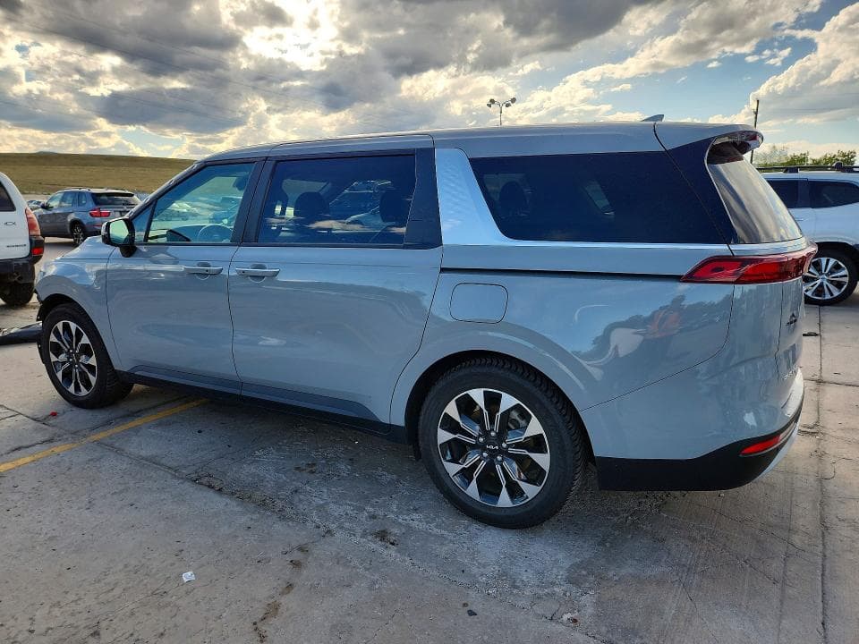 2024 KIA CARNIVAL EX 2