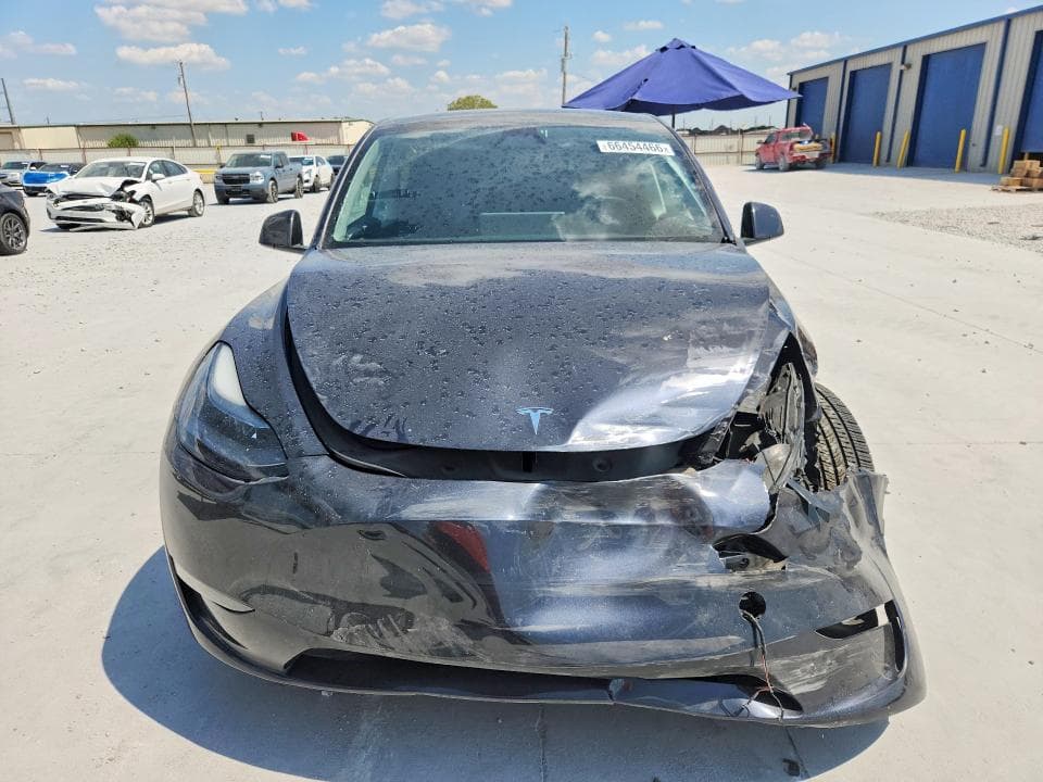 2024 TESLA MODEL Y 5