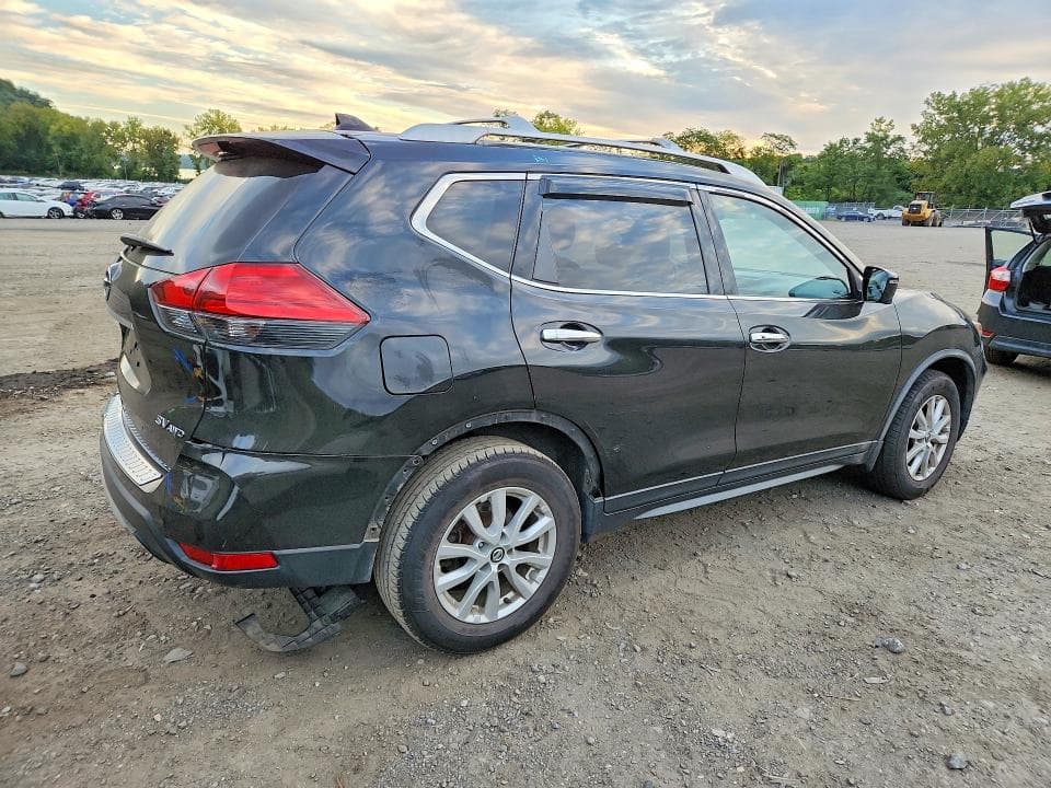 2017 NISSAN ROGUE SV 3