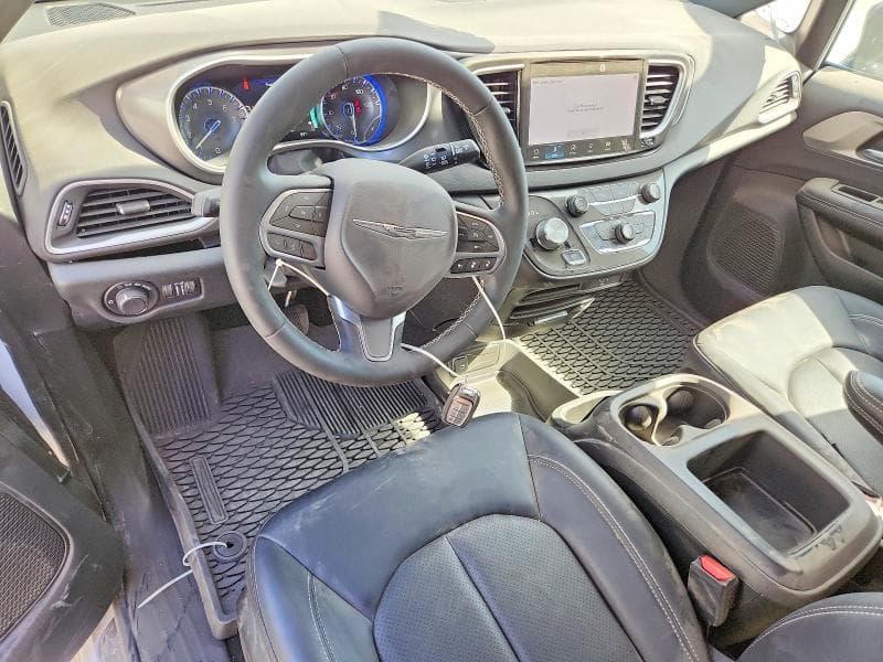 2026 CHRYSLER VOYAGER LX 8