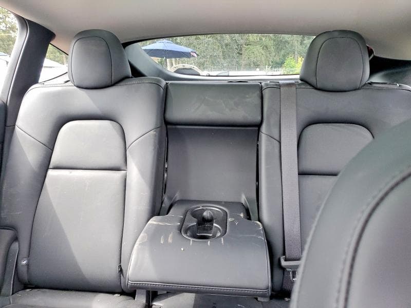 2025 TESLA MODEL Y 10