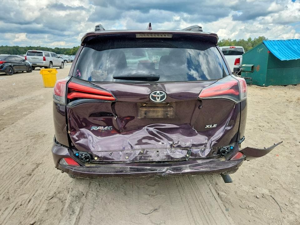 2017 TOYOTA RAV4 XLE 6