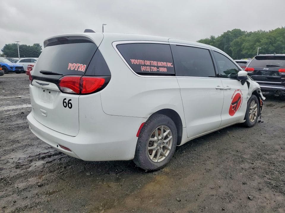 2021 CHRYSLER VOYAGER LX 3