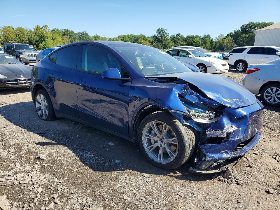 2023 TESLA MODEL Y 4
