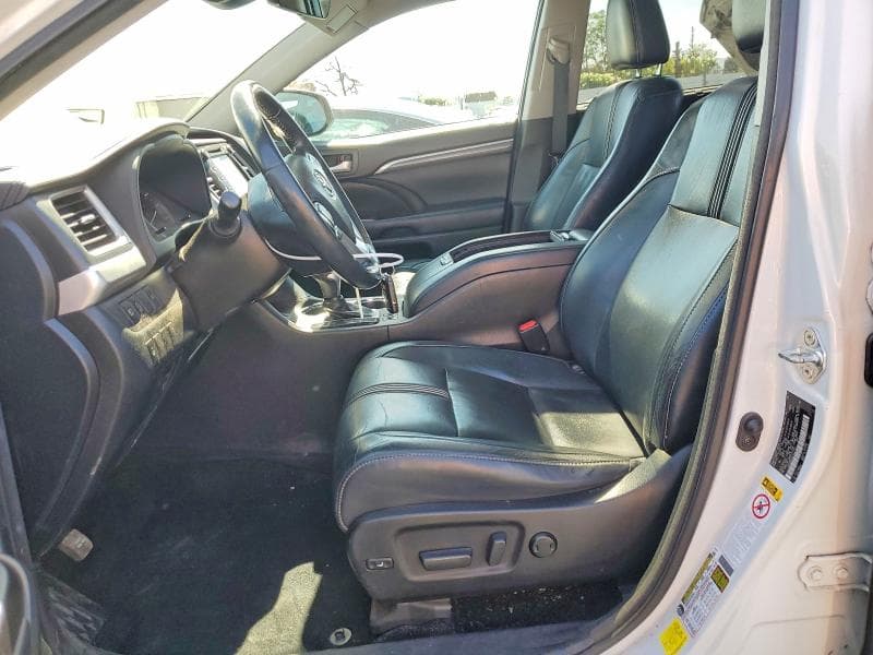 2017 TOYOTA HIGHLANDER SE 7
