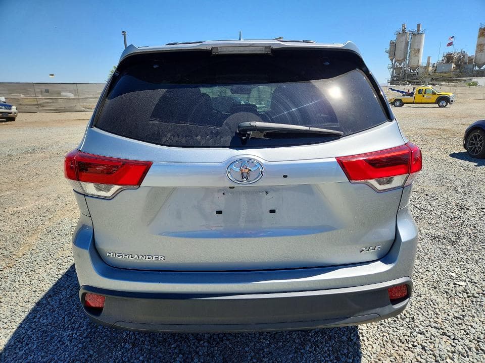 2017 TOYOTA HIGHLANDER XLE 6