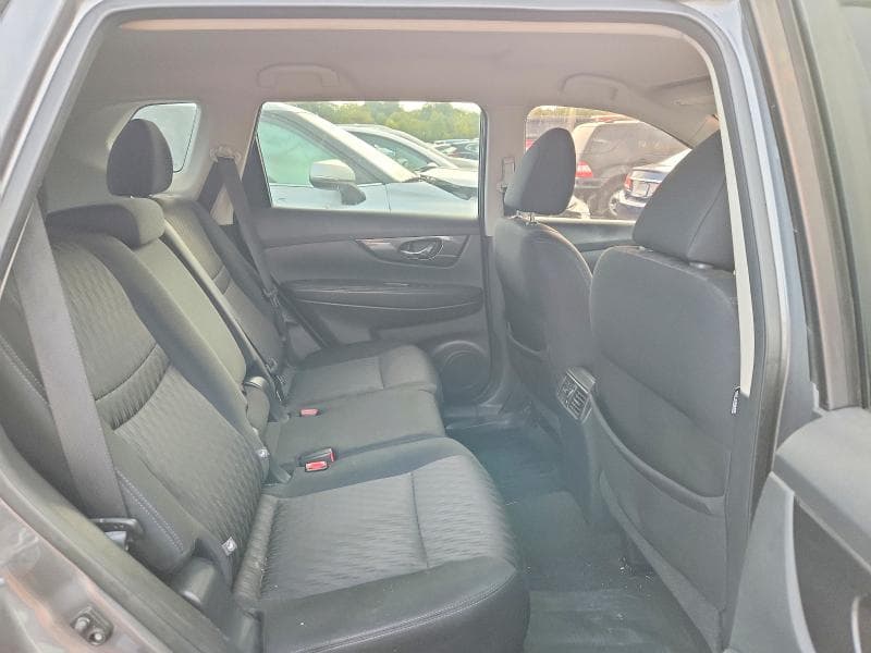 2017 NISSAN ROGUE SV 10
