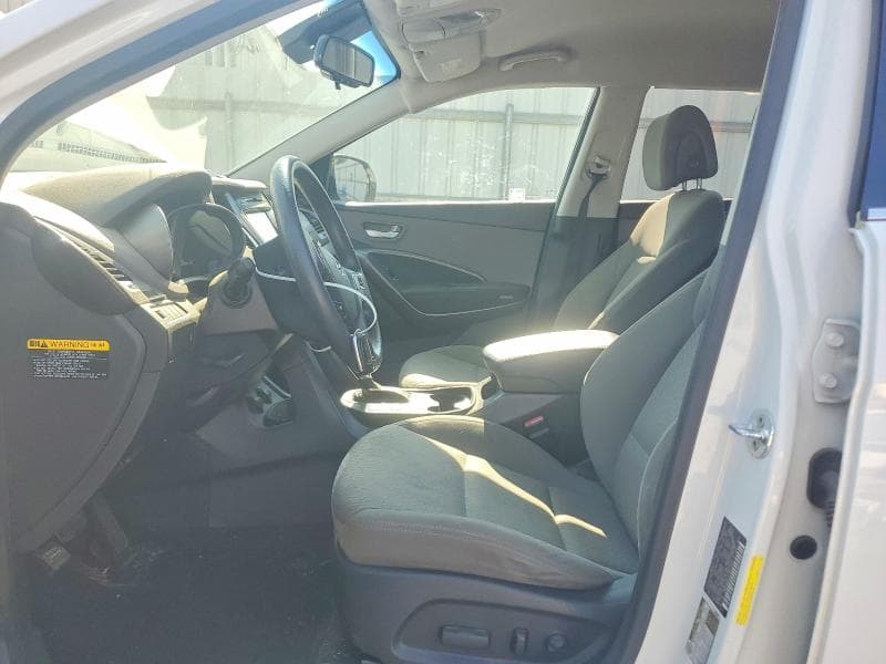 2017 HYUNDAI SANTA FE SE 7