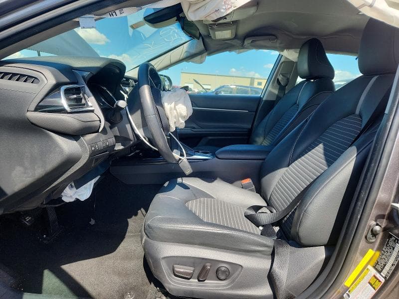 2018 TOYOTA CAMRY SE 7
