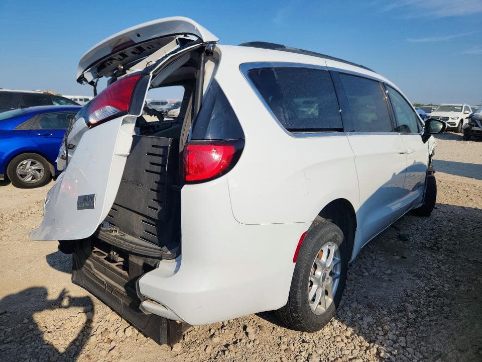 2021 CHRYSLER VOYAGER LXI 3