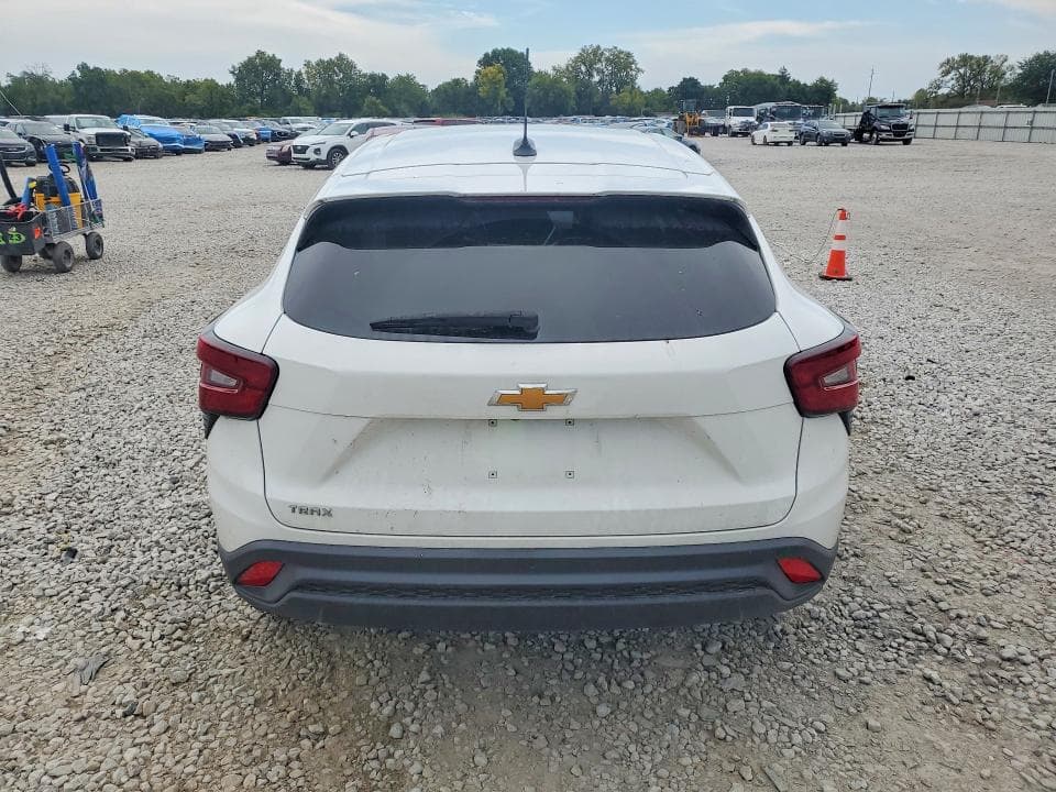 2025 CHEVROLET TRAX LS 6