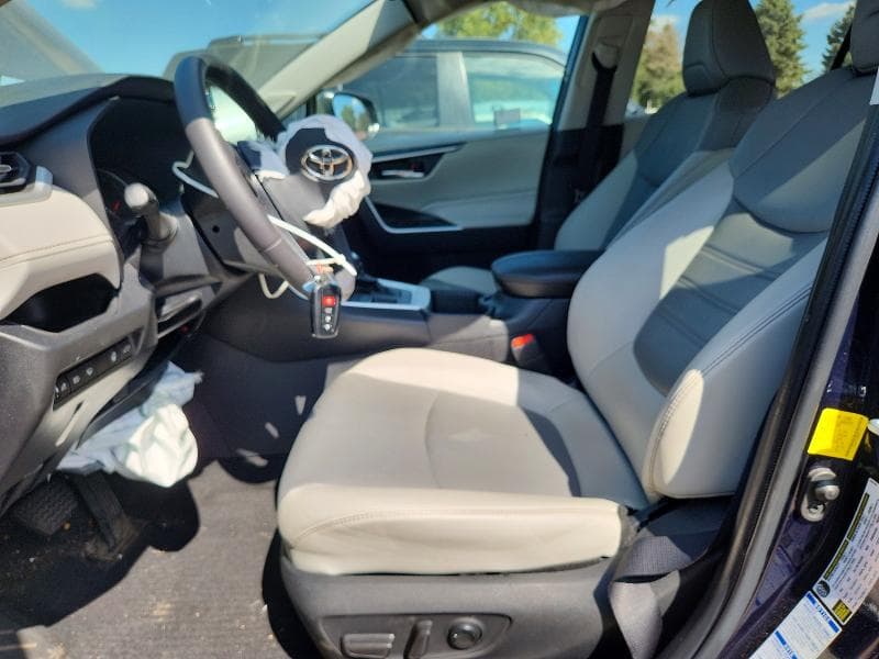 2022 TOYOTA RAV4 XLE PREMIUM 7