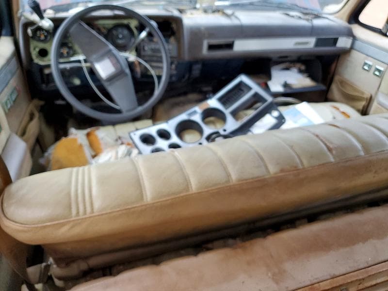 1982 GMC SUBURBAN K1500 8