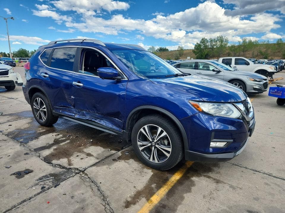 2017 NISSAN ROGUE SL 4