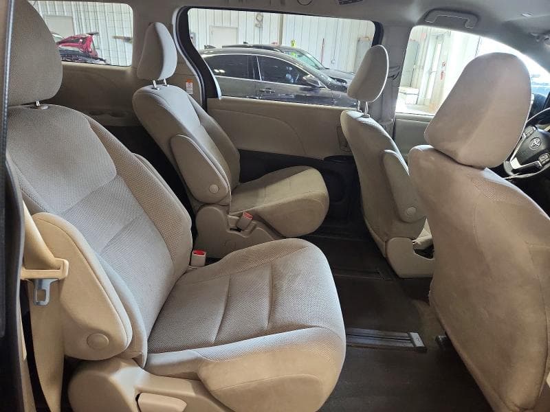 2019 TOYOTA SIENNA L 7-PASSENGER 11