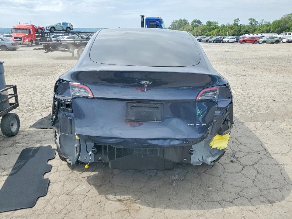 2024 TESLA MODEL Y 6