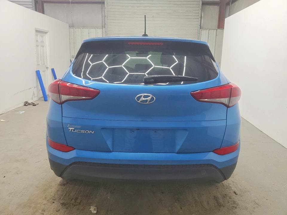 2017 HYUNDAI TUCSON SE 6