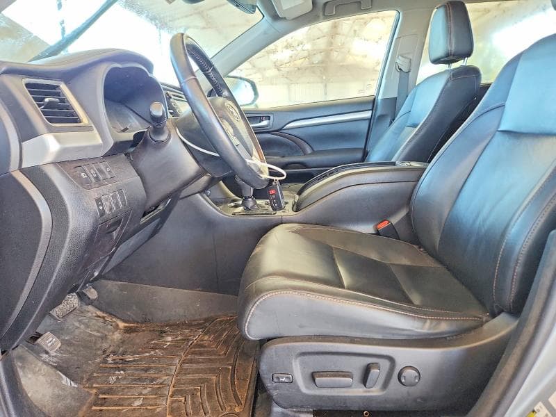 2017 TOYOTA HIGHLANDER XLE 7