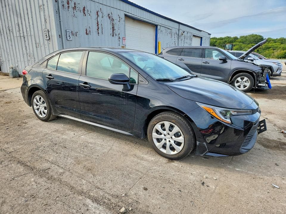2025 TOYOTA COROLLA LE 4