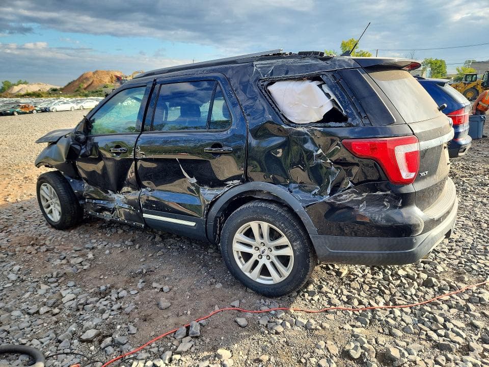 2019 FORD EXPLORER XLT 2