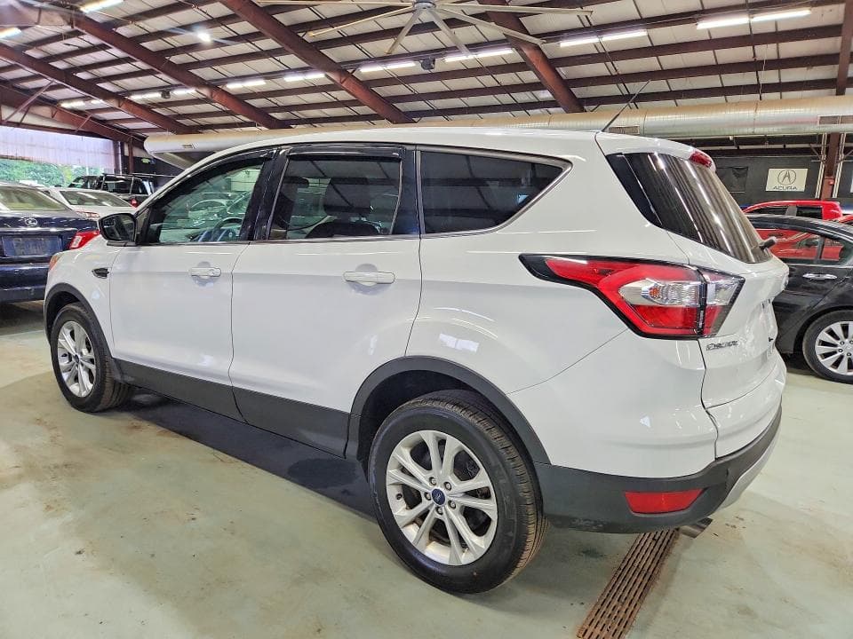 2017 FORD ESCAPE SE 2