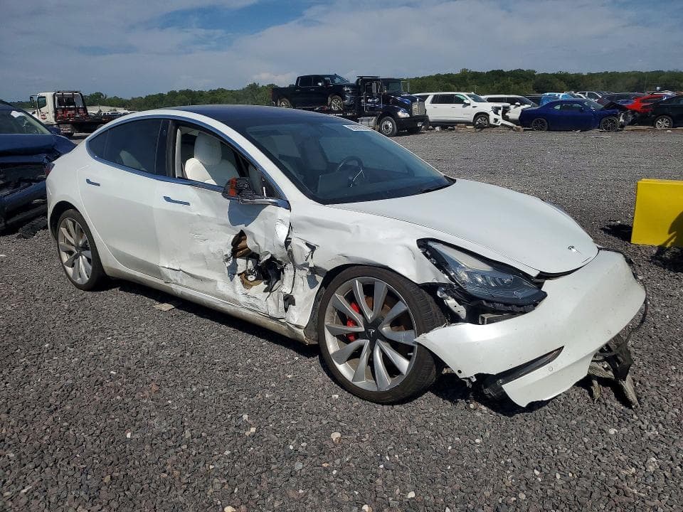 2018 TESLA MODEL 3 4