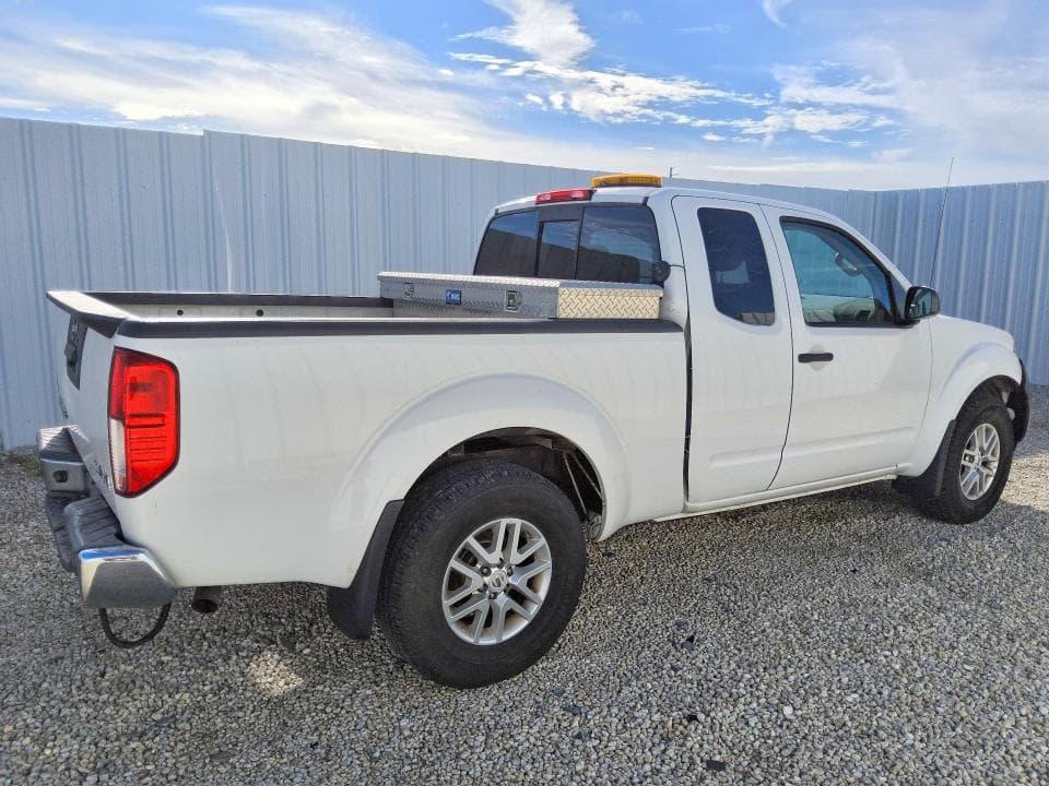 2017 NISSAN FRONTIER SV V6 3