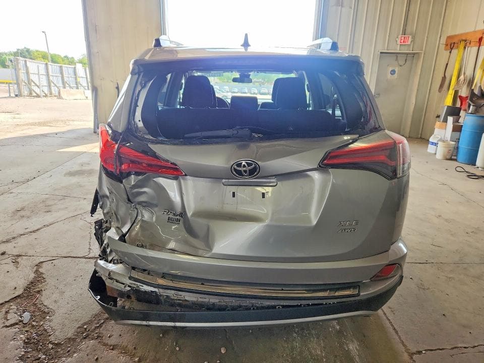 2018 TOYOTA RAV4 XLE 6