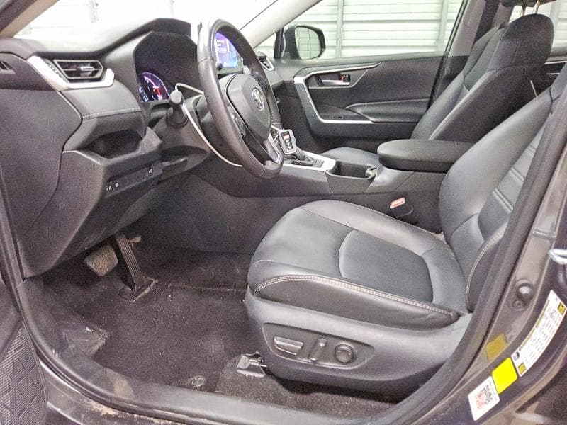 2025 TOYOTA RAV4 XLE PREMIUM 7