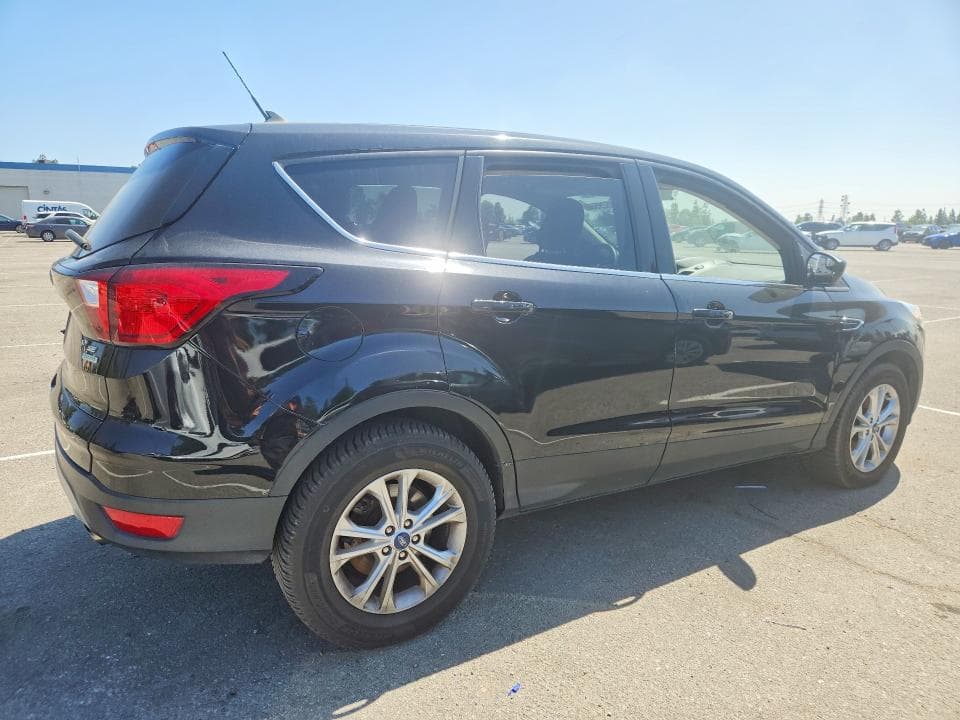 2019 FORD ESCAPE SE 3
