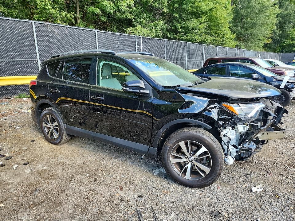 2017 TOYOTA RAV4 XLE 4
